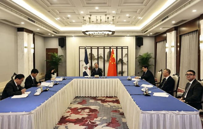 东升国际官网环境“助力”多米尼加清运垃圾，毛伟明省长出席线上交接仪式